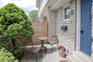 Photo 2: 8 Lawrence Crescent in Clarington: Bowmanville House (2-Storey) for sale : MLS®# E5623545