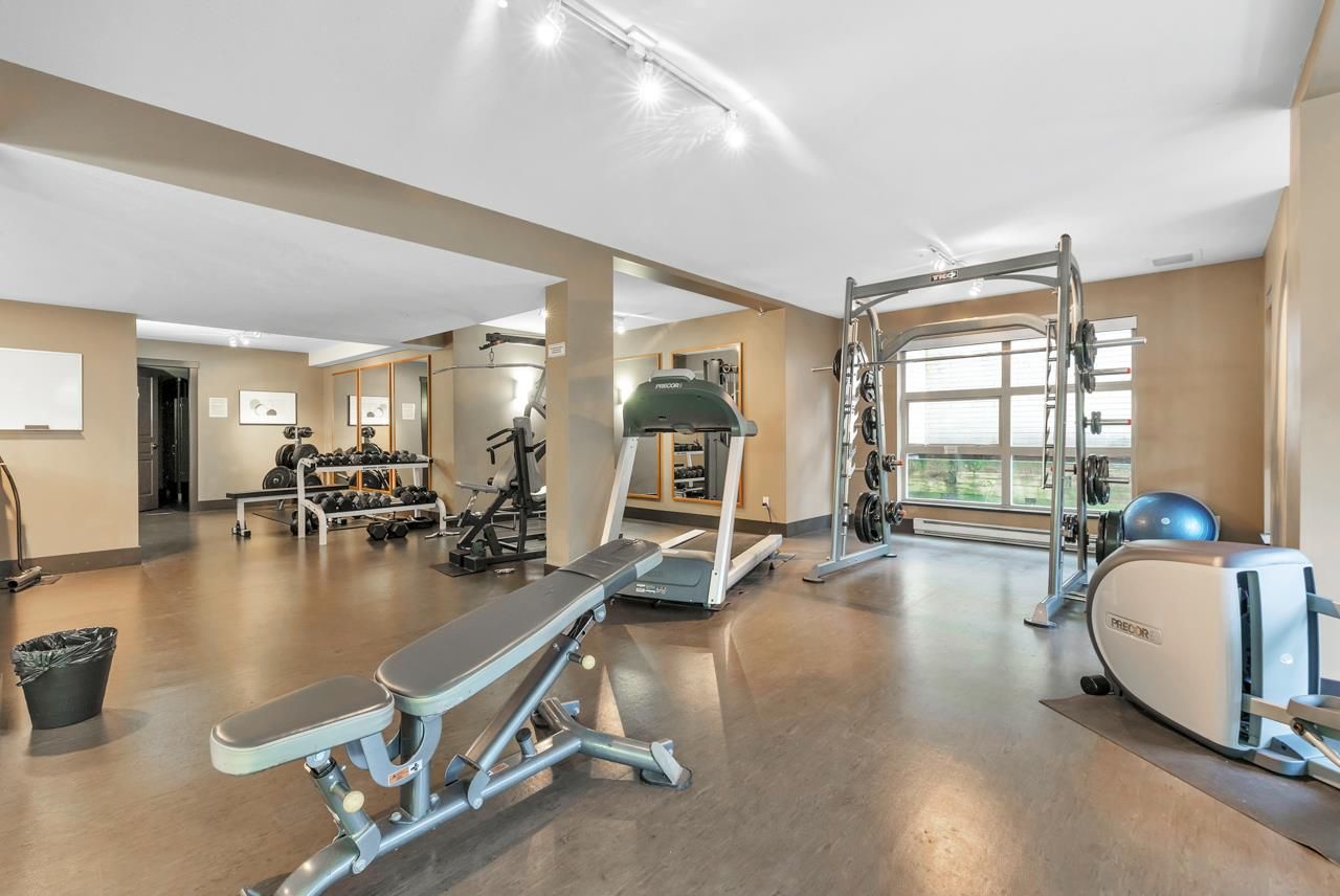 Photo 11: Photos: 305 9319 UNIVERSITY CRESCENT in Burnaby: Simon Fraser Univer. Condo for sale (Burnaby North)  : MLS®# R2406319