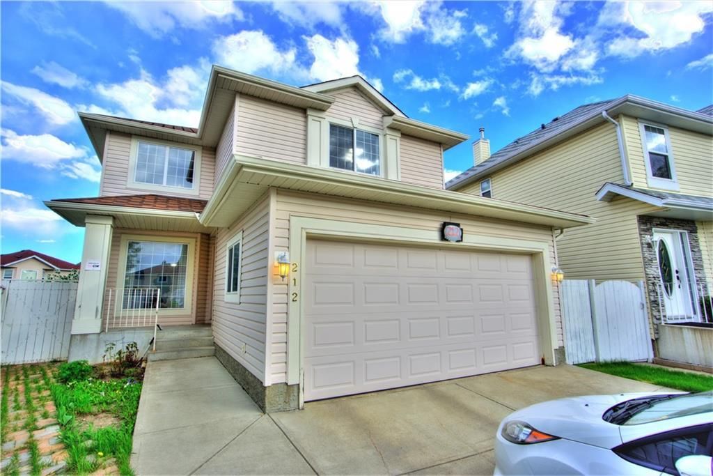 Main Photo: 212 COVEWOOD Green NE in Calgary: Coventry Hills Detached for sale : MLS®# C4299323