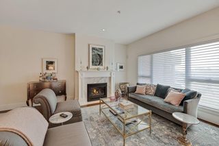 Photo 2: 122 75 Songhees Rd in Victoria: VW Songhees Row/Townhouse for sale (Victoria West)  : MLS®# 907125