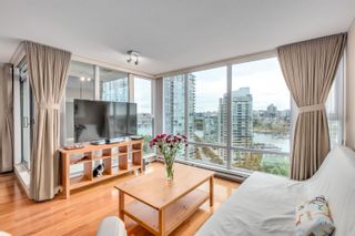 Photo 7: 2205 583 BEACH Crescent in Vancouver: Yaletown Condo for sale in "PARK WEST 2" (Vancouver West)  : MLS®# R2749477
