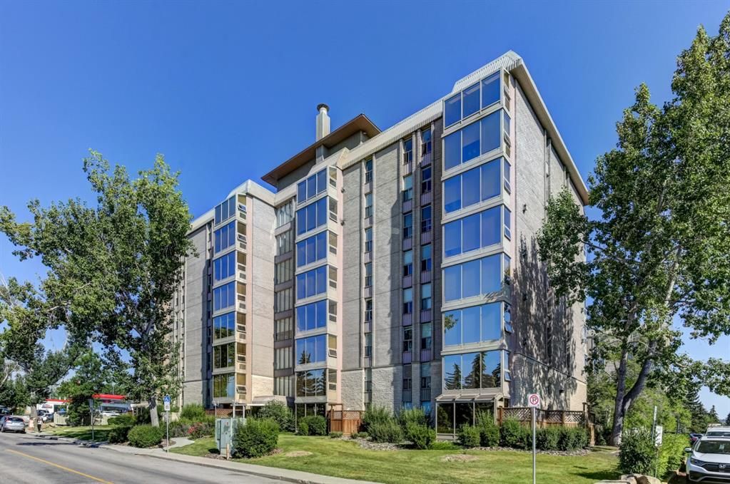 Main Photo: 206 4554 Valiant Drive NW in Calgary: Varsity Apartment for sale : MLS®# A1241630