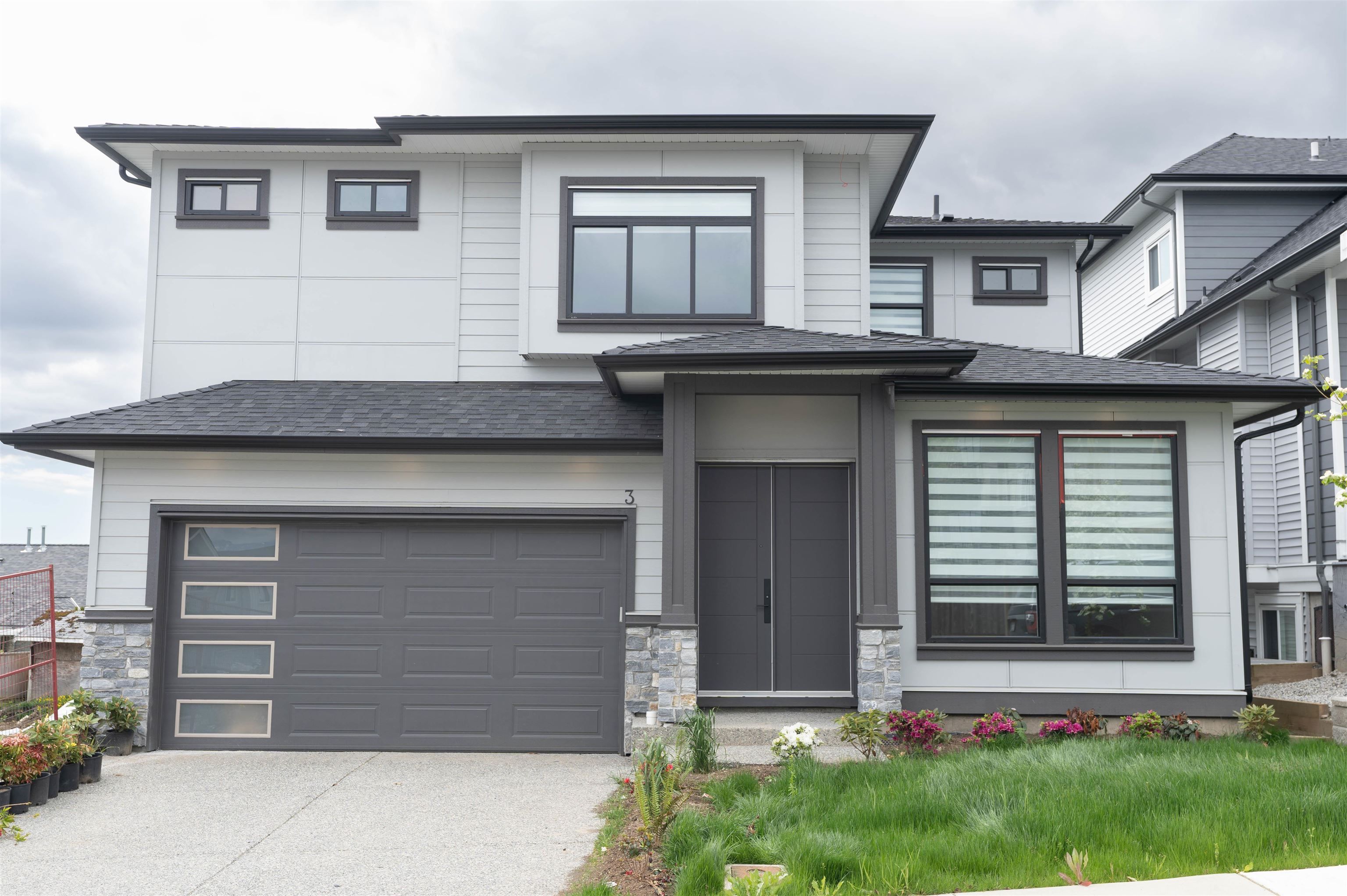 Main Photo: 3 31538 UPPER MACLURE Road in Abbotsford: Abbotsford West House for sale in "Maclure Point" : MLS®# R2756731