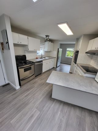 Photo 7: 46 13650 80 Avenue in Surrey: Bear Creek Green Timbers Manufactured Home for sale : MLS®# R2810903