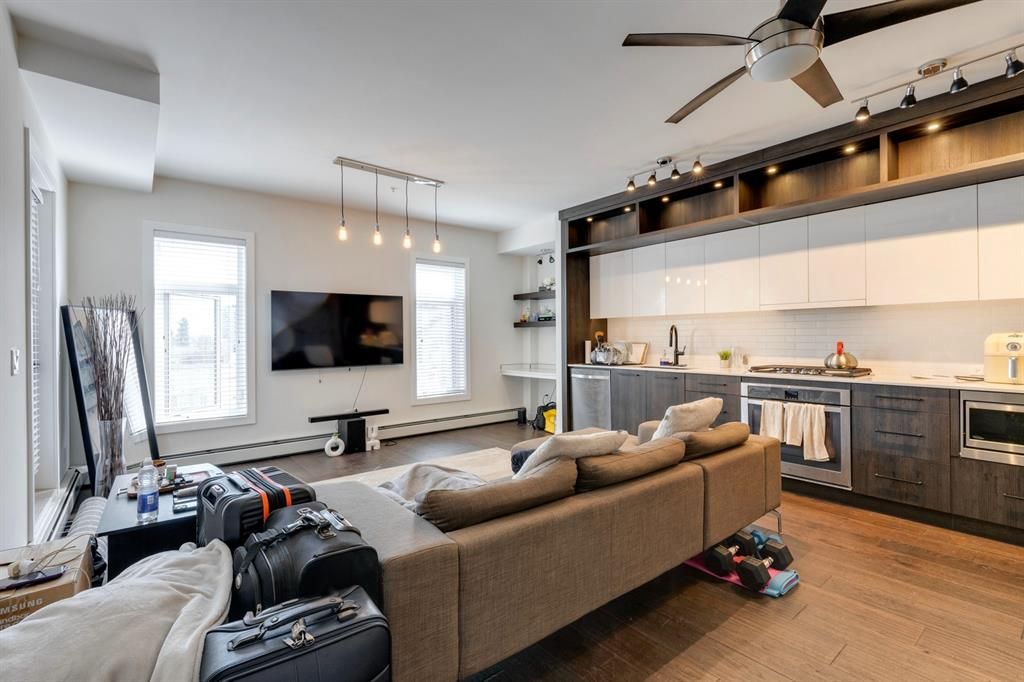 Main Photo: 216 2702 17 Avenue SW in Calgary: Shaganappi Apartment for sale : MLS®# A2040586