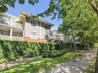 Photo 1: 116 1675 W 10 Avenue in Vancouver: Fairview VW Condo for sale in "Norfolk House" (Vancouver West)  : MLS®# R2715041
