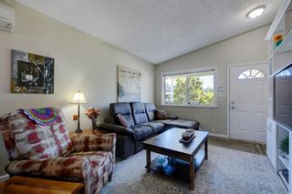 Photo 5: 24 7570 Tetayut Rd in Central Saanich: CS Hawthorne Manufactured Home for sale : MLS®# 910203
