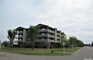 Photo 1: 303 2 18th Street in Battleford: Residential for sale : MLS®# SK930303