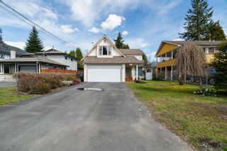 Photo 2: 2161 SALISBURY Avenue in Port Coquitlam: Glenwood PQ House for sale : MLS®# R2678332