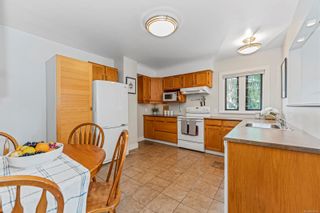 Photo 11: 1106 Lyall St in Esquimalt: Es Saxe Point House for sale : MLS®# 908183