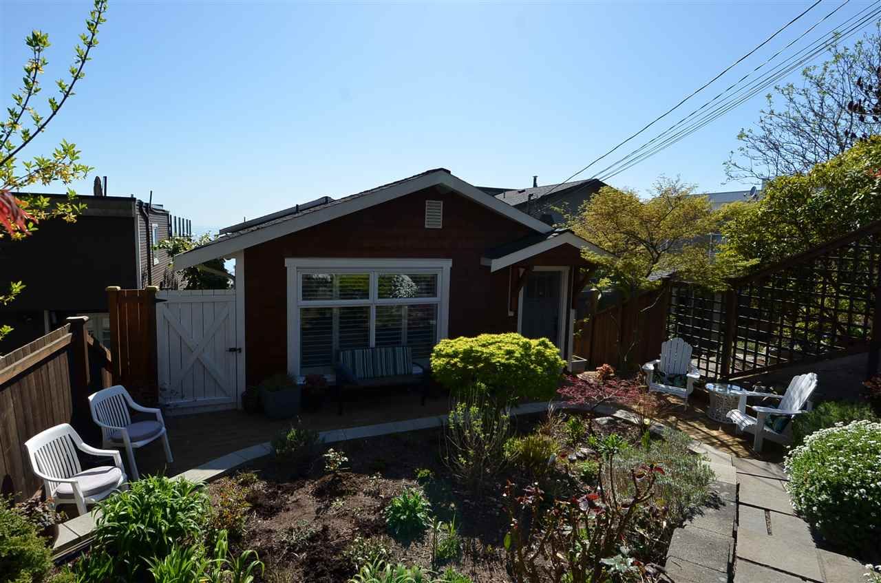 Main Photo: 15478 COLUMBIA Avenue: White Rock House for sale in "Hillside" (South Surrey White Rock)  : MLS®# R2572155