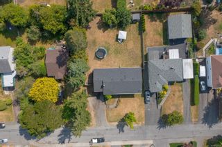 Photo 5: 625 Baker St in Saanich: SW Glanford House for sale (Saanich West)  : MLS®# 911884
