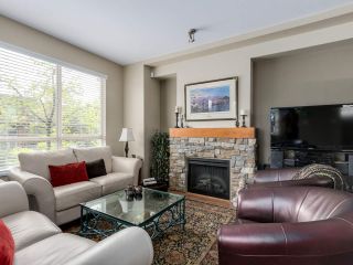 Photo 3: 13 100 KLAHANIE DRIVE in Port Moody: Port Moody Centre Townhouse for sale : MLS®# R2056381