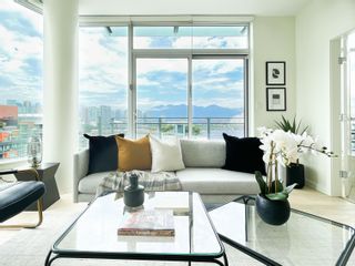 Photo 3: 1203 88 W 1ST Avenue in Vancouver: False Creek Condo for sale in "THE ONE" (Vancouver West)  : MLS®# R2715678