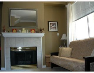 Photo 3: 42 6833 LIVINGSTONE Place in Richmond: Granville Townhouse for sale in "GRANVILLE PLACE" : MLS®# V767451