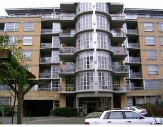 Photo 1: 411 2655 CRANBERRY Drive in Vancouver: Kitsilano Condo for sale in "NEW YORKER" (Vancouver West)  : MLS®# V739015