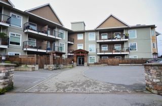 Photo 1: 203 21 Conard St in View Royal: VR Hospital Condo for sale : MLS®# 892879