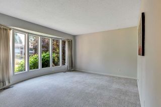 Photo 4: 6235 171 Street in Surrey: Cloverdale BC House for sale in "WEST CLOVERDALE" (Cloverdale)  : MLS®# R2598284