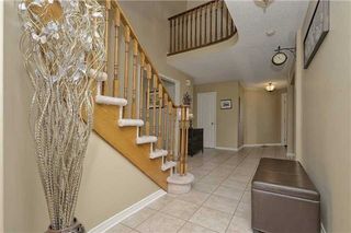 Photo 7: 25 Gartshore Drive in Whitby: Williamsburg House (2-Storey) for sale : MLS®# E3150320