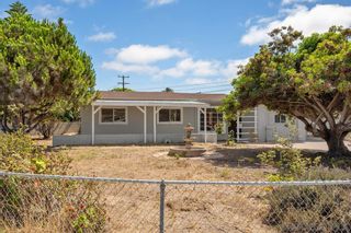Photo 2: CHULA VISTA House for sale : 3 bedrooms : 854 Oaklawn Ave