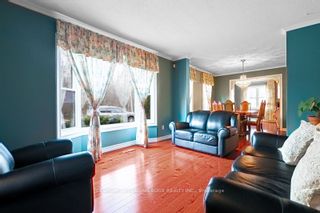 Photo 4: 146 Thicket Crescent in Pickering: Highbush House (2-Storey) for sale : MLS®# E8105380
