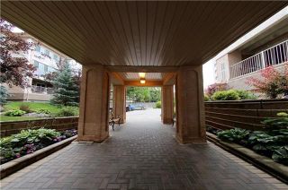 Photo 2: 318 93 Swindon Way in Winnipeg: Tuxedo Condominium for sale (1E)  : MLS®# 202224405