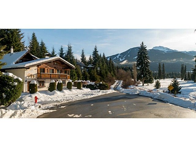 Main Photo: 6590 BALSAM Way in Whistler: Whistler Cay Estates House for sale in "WHISTLER CAY" : MLS®# V1100023