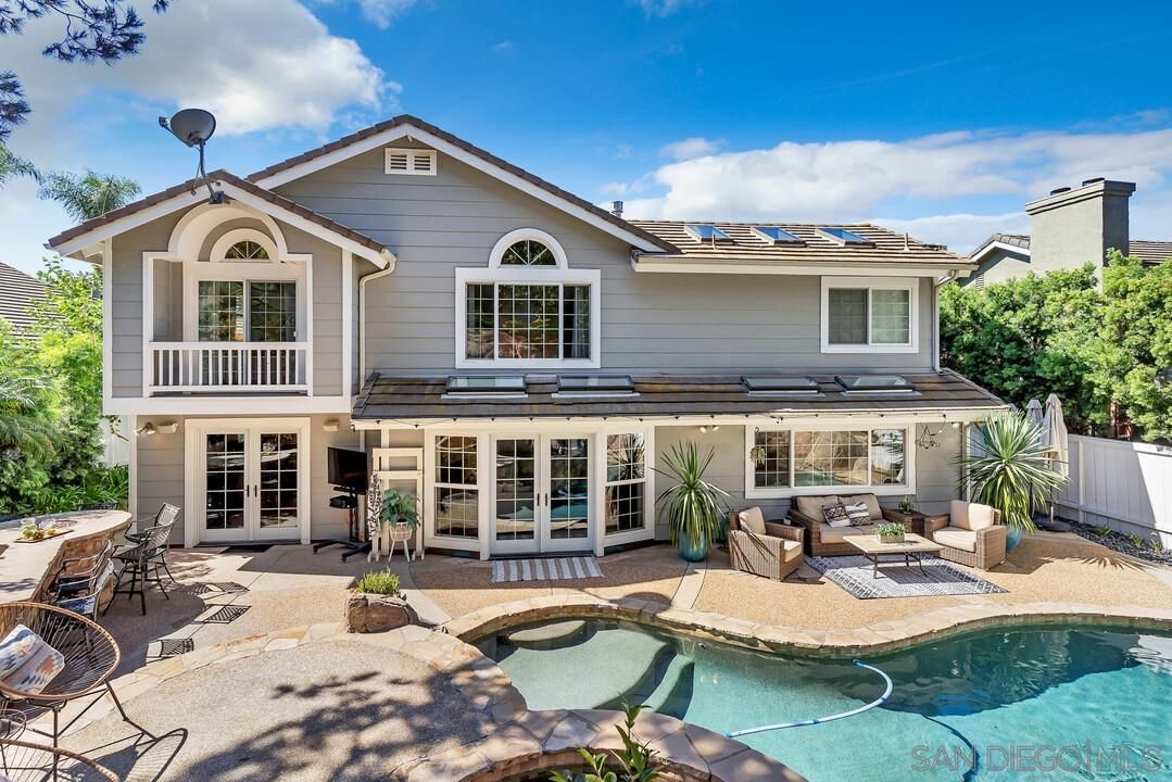 Main Photo: CARLSBAD SOUTH House for sale : 5 bedrooms : 3533 Calle Gavanzo in Carlsbad