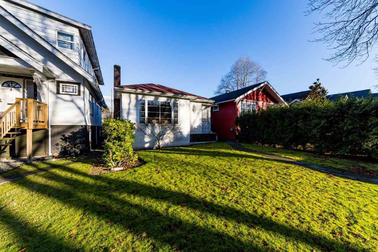 Main Photo: 3355 W 12TH Avenue in Vancouver: Kitsilano House for sale in "Kitsilano" (Vancouver West)  : MLS®# R2536590