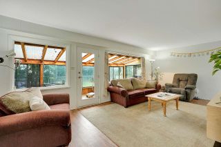 Photo 4: 15530 THRIFT Avenue: White Rock House for sale (South Surrey White Rock)  : MLS®# R2859320