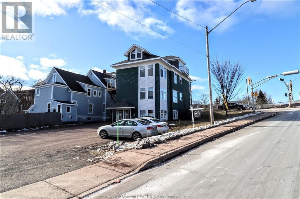 Main Photo: 187 Botsford in Moncton: Multi-family for sale : MLS®# M155275
