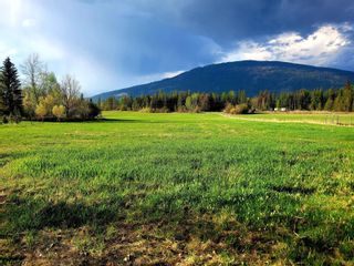 Photo 2: 3227 Creighton Valley Road, in Lumby: House for sale : MLS®# 10272510