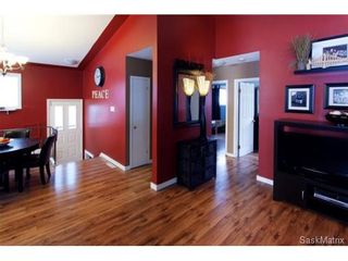 Photo 16: 1645 9th AVENUE N in Saskatoon: North Park Single Family Dwelling for sale (Saskatoon Area 03)  : MLS®# 457277