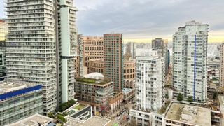 Photo 2: 2304 833 SEYMOUR Street in Vancouver: Downtown VW Condo for sale in "Capital Residences" (Vancouver West)  : MLS®# R2837919