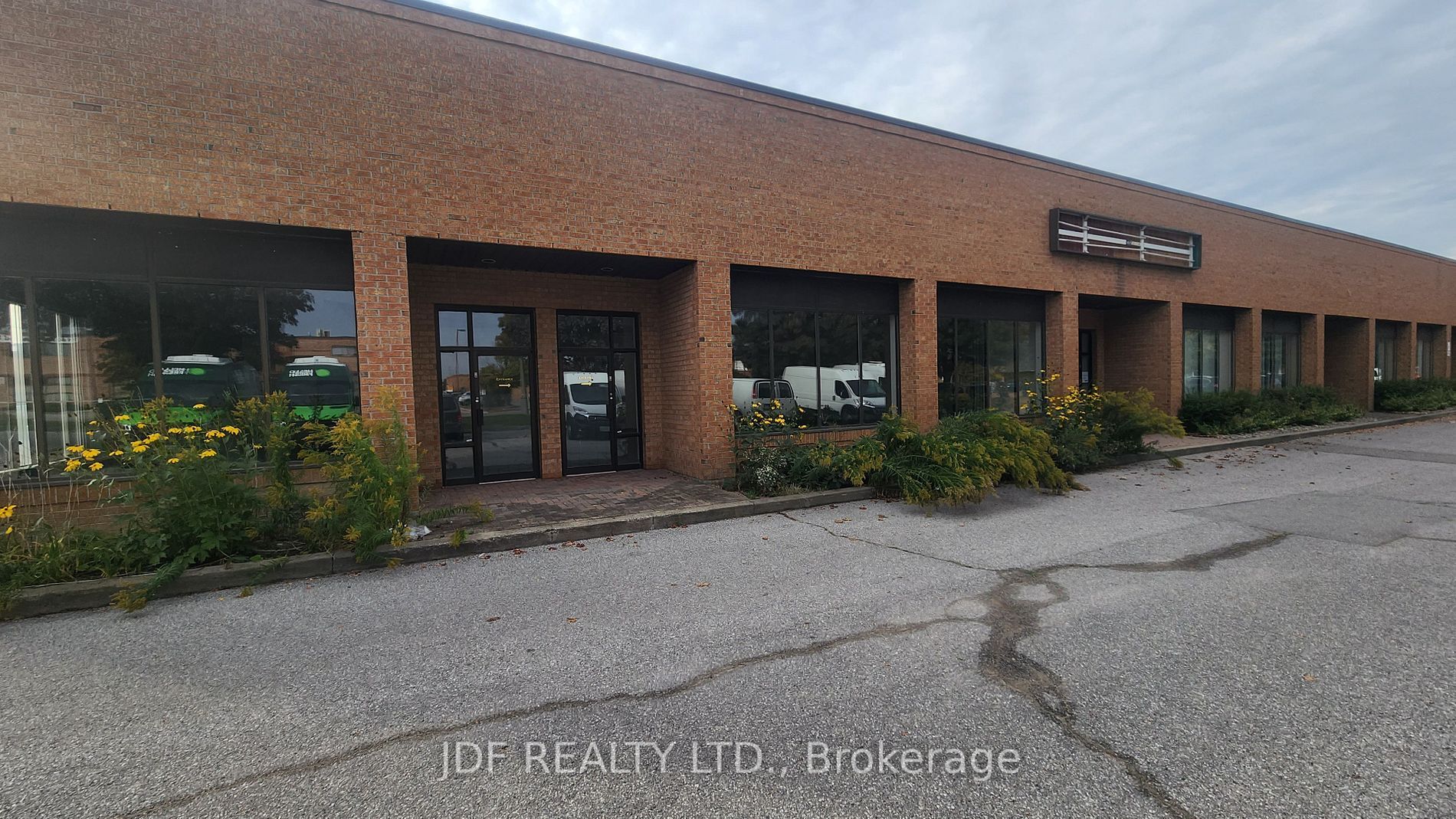 Main Photo: 9-14 577 Edgeley Boulevard in Vaughan: Concord Property for lease : MLS®# N7313146