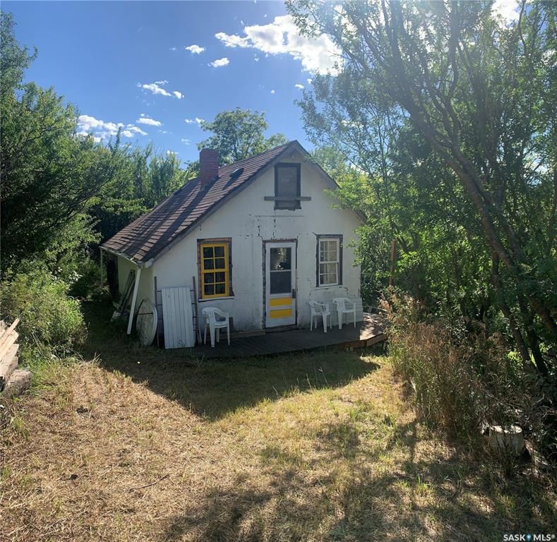 Main Photo: 218 Douglas Avenue in Manitou Beach: Residential for sale : MLS®# SK907265