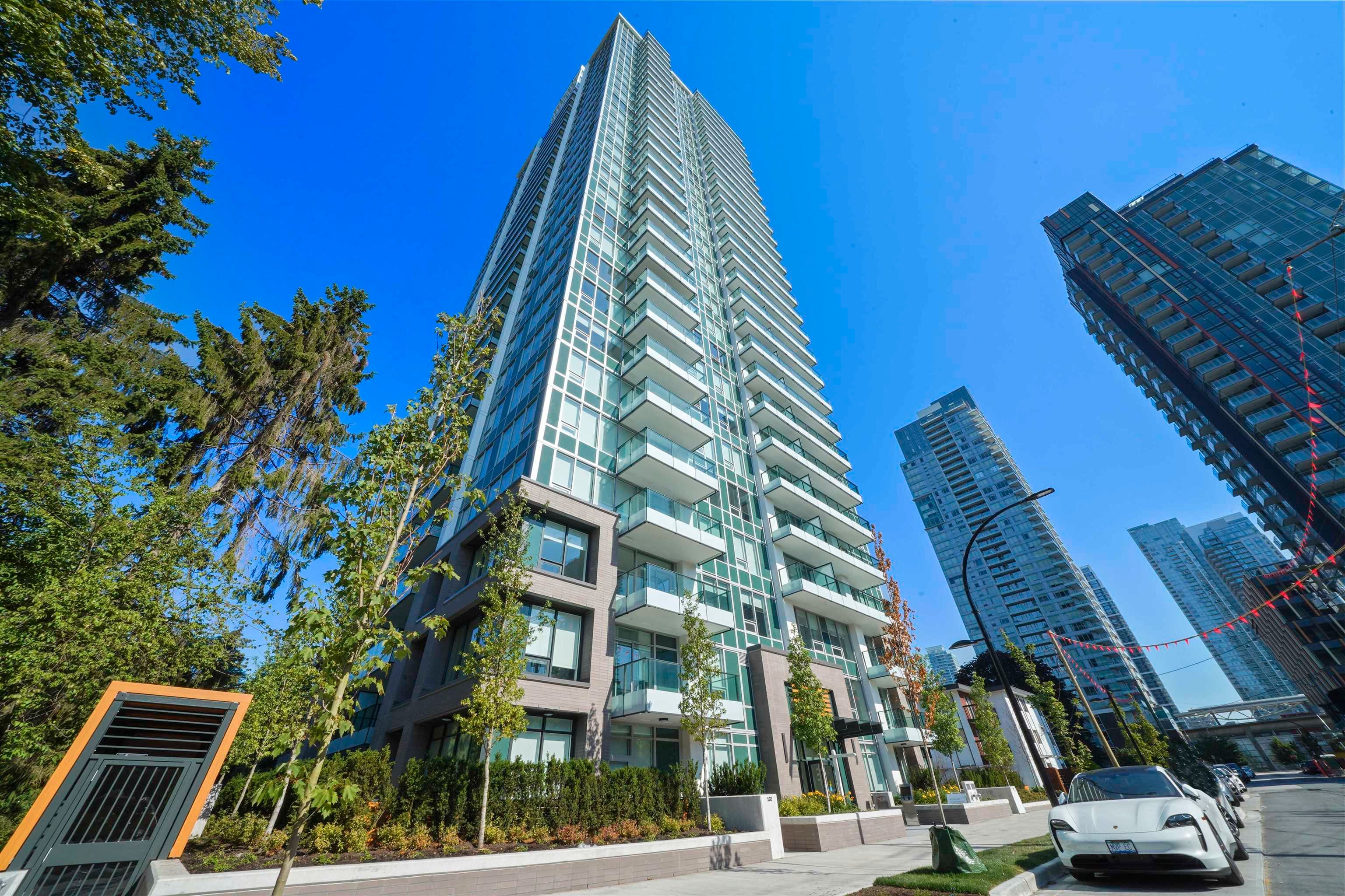 Main Photo: 905 6463 SILVER Avenue in Burnaby: Metrotown Condo for sale in "MAYWOOD ON THE PARK" (Burnaby South)  : MLS®# R2714430