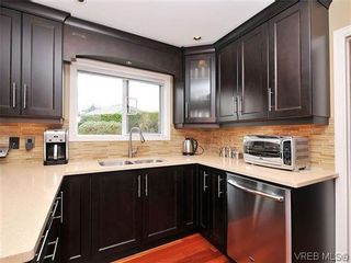 Photo 4: 1182 Garden Grove Pl in VICTORIA: SE Sunnymead House for sale (Saanich East)  : MLS®# 635489