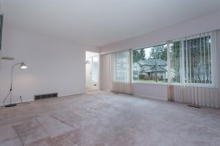 Photo 2: 1100 GROVER Avenue in Coquitlam: Central Coquitlam House for sale : MLS®# R2047034