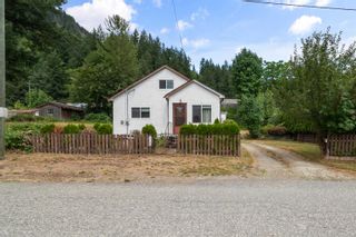 Photo 2: 31169 DOUGLAS Street in Yale: Yale – Dogwood Valley House for sale (Fraser Canyon)  : MLS®# R2802627