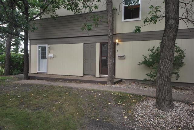 Main Photo: 7 490 Kenaston Boulevard in Winnipeg: River Heights Condominium for sale (1D)  : MLS®# 1931565