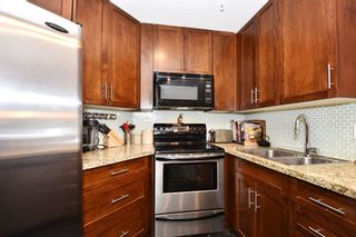 Photo 8: 302 2288 LAUREL Street in Vancouver: Fairview VW Townhouse for sale in "PARKVIEW TERRACE" (Vancouver West)  : MLS®# R2129884
