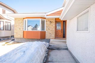 Photo 2: 106 Foxmeadow Drive in Winnipeg: Linden Woods Residential for sale (1M)  : MLS®# 202307680