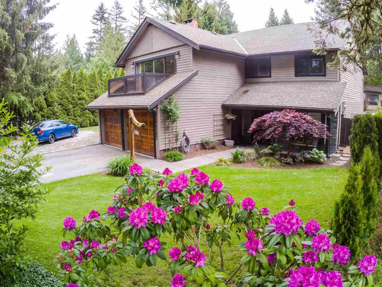 Main Photo: 40452 SKYLINE Drive in Squamish: Garibaldi Highlands House for sale : MLS®# R2460027