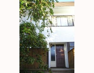 Photo 1: 7389 MONTECITO Drive in Burnaby: Montecito Townhouse for sale in "VILLA MONTECITO" (Burnaby North)  : MLS®# V667701