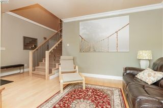 Photo 5: 3613 Pondside Terr in VICTORIA: Co Latoria House for sale (Colwood)  : MLS®# 811459