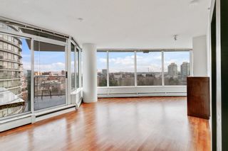 Photo 3: 1009 688 ABBOTT Street in Vancouver: Downtown VW Condo for sale in "FIRENZE II" (Vancouver West)  : MLS®# R2747161