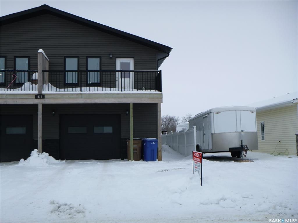 Main Photo: 914 B 110th Avenue in Tisdale: Residential for sale : MLS®# SK858593