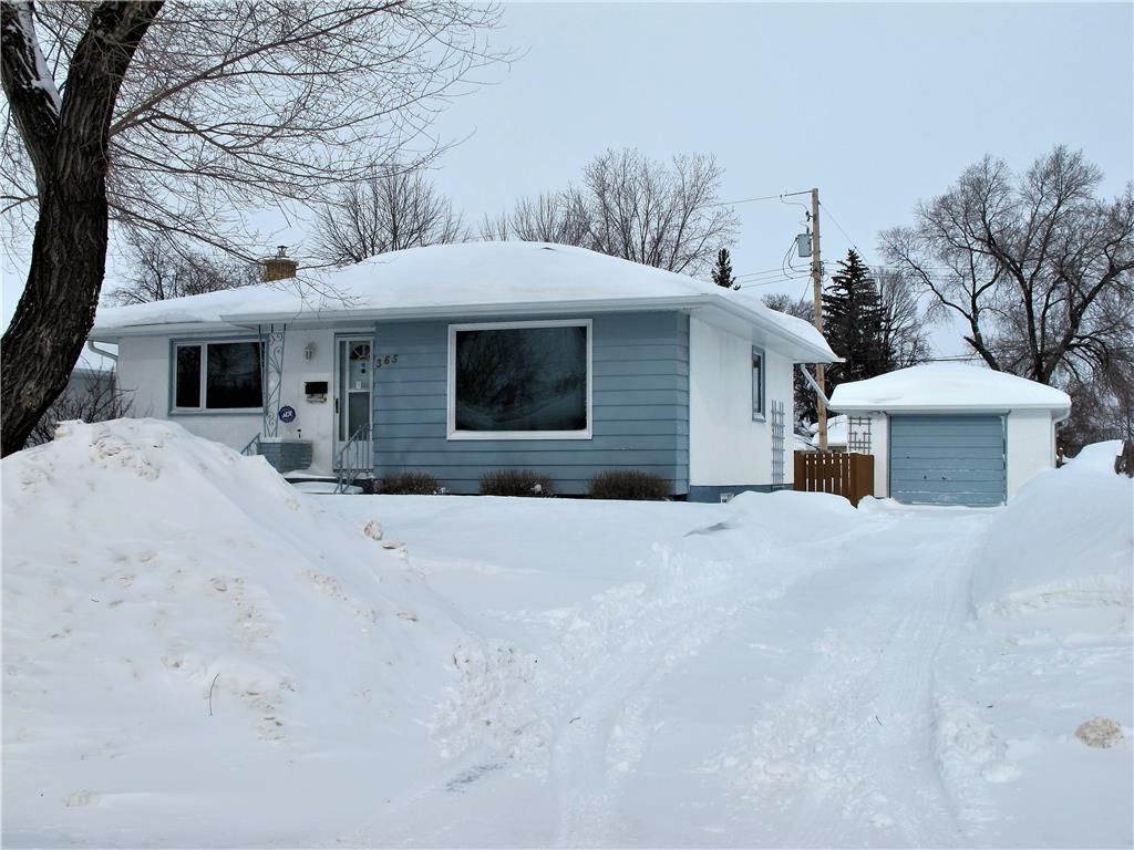 Main Photo:  in Winnipeg: North Kildonan Residential for sale (3F)  : MLS®# 202203768