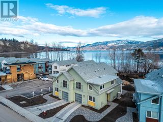 Main Photo: 3160 Landry Crescent in Summerland: House for sale : MLS®# 10313590
